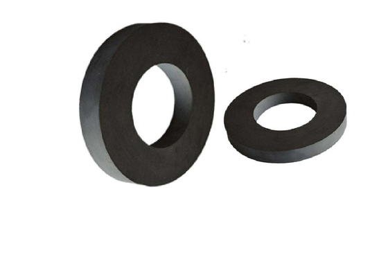 Hohes Übereinstimmungs-Ferrit Ring Magnets SrO 6Fe2O3 IATF 16949 fertigte besonders an