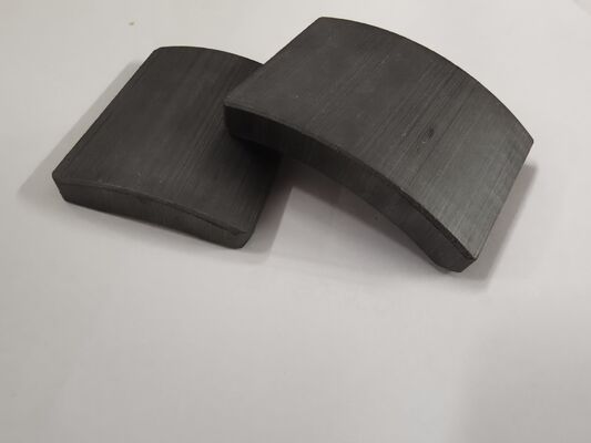 Y30BH gesinterter Ferrit-Segmentmagnet 60 mm Außendurchmesser für BLDC-Motorrotor OEM Custom