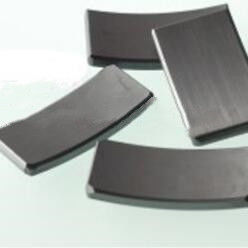 Hochenergetischer Permanenter Ferritmagnet mit hoher Zwangskraft